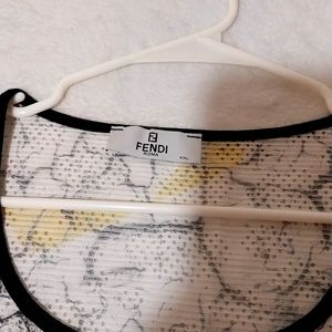 I'm selling a FENDI TANK XXL! LIKE NEW.
